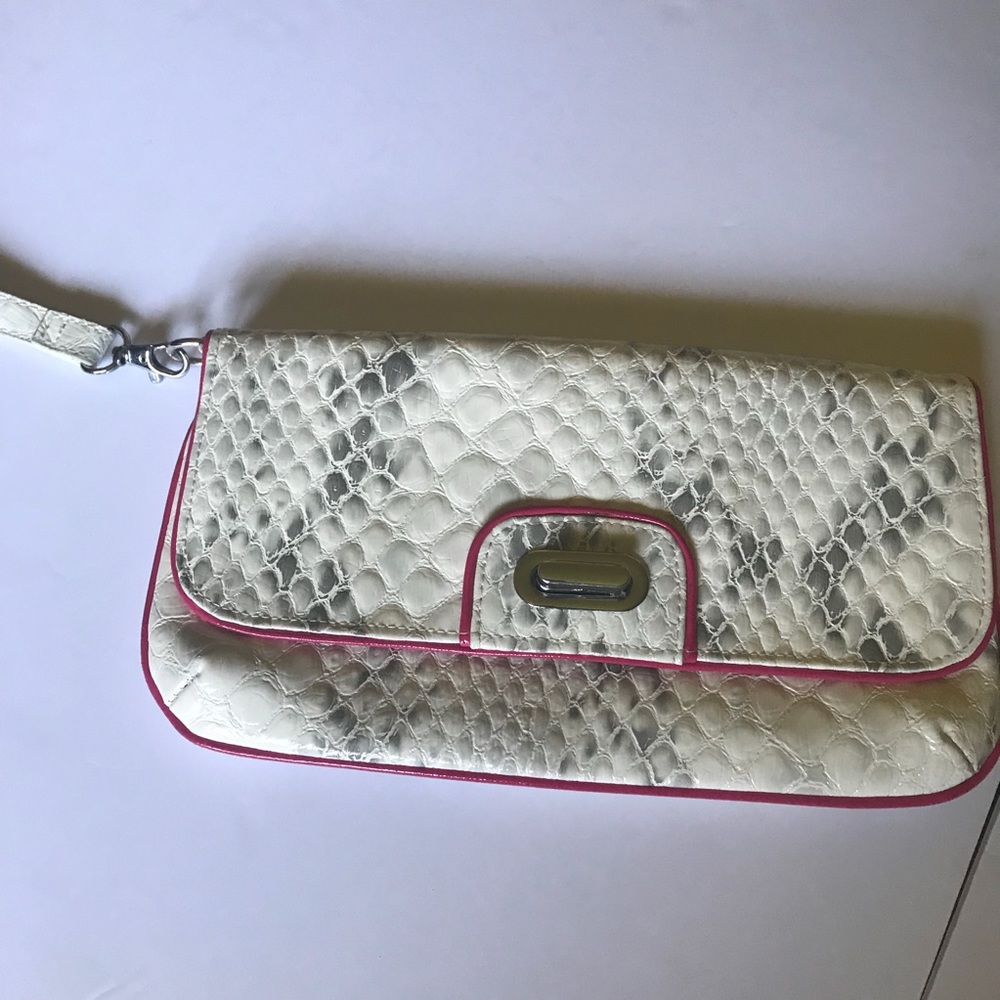 🛍 White Faux Animal Skin Clutch
